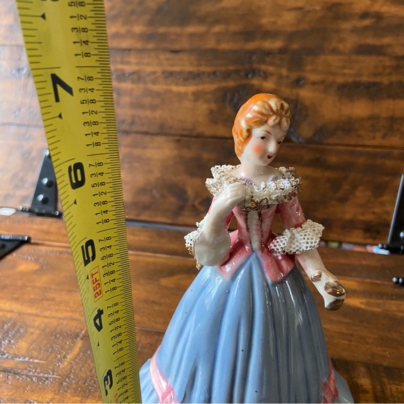 Vintage Porcelain Ceramic Lace Lady Figurine twirling Musical-AS IS - Picture 6 of 7